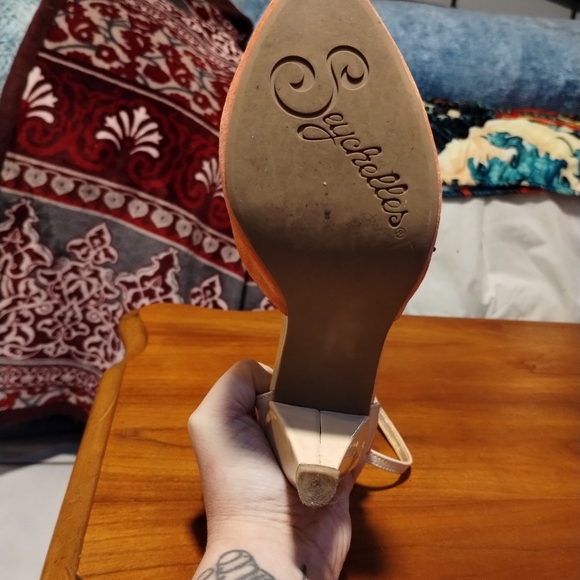 Seychelles pink & tan heels - Picture 6 of 10